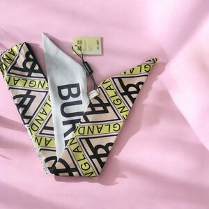 Fashion Triangular Scarf in Black and Cream